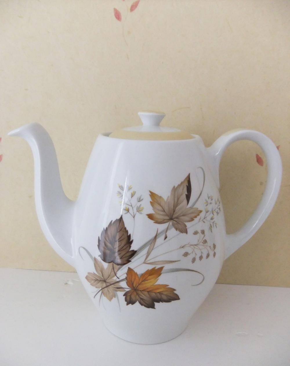 Alfred Meakin Coffee Pot From Glo White Range With Autumn Leaves